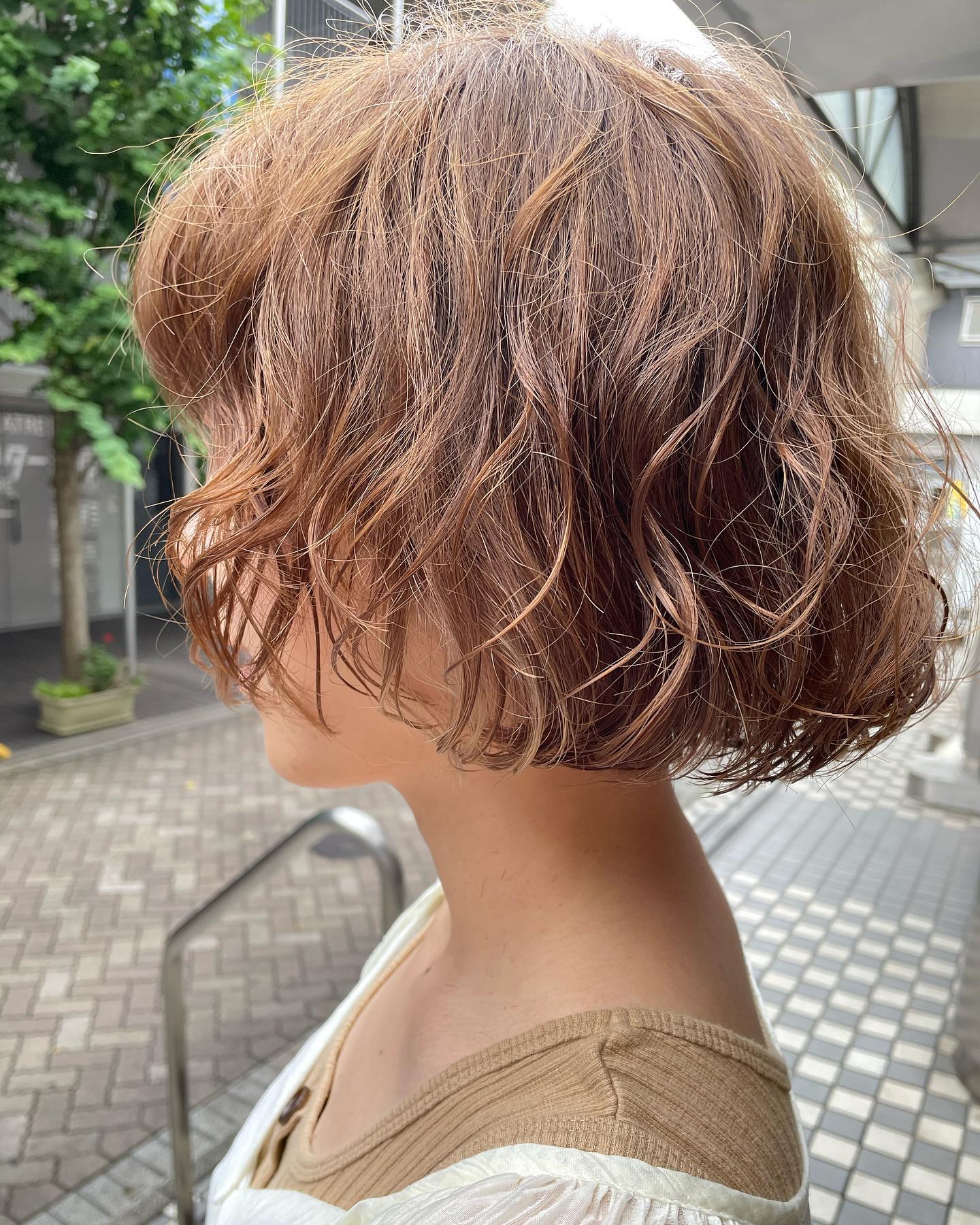 ミニボブパーマ♡ 

顎ラインのミニボブ♡
パーマをかけると毎日巻く手間要らずの楽ちんhairに早変わりです♡

◆◇◆gemini◆◇◆
住所：東京都武蔵野市吉祥寺本町1－32－9吉祥寺モトハシビル105
電話：0422272095
 #ヘアセット　